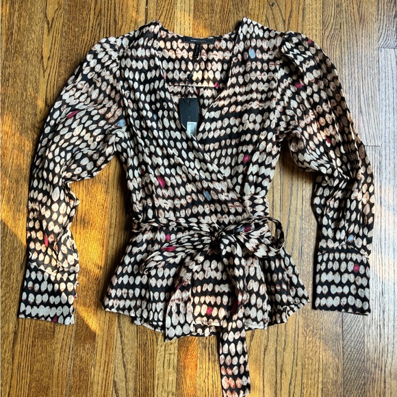 NEVER WORN with Tags BCBG MAX AZRIA SANDY DOTS WRAP TOP SIZE XS - Picture 2 of 7